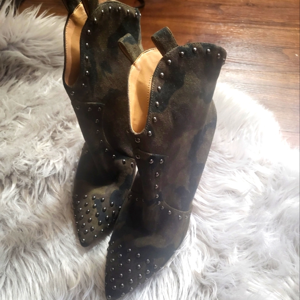 Jessica Simpson camo studded bootie worn once (in the house) no box size 9 1/2